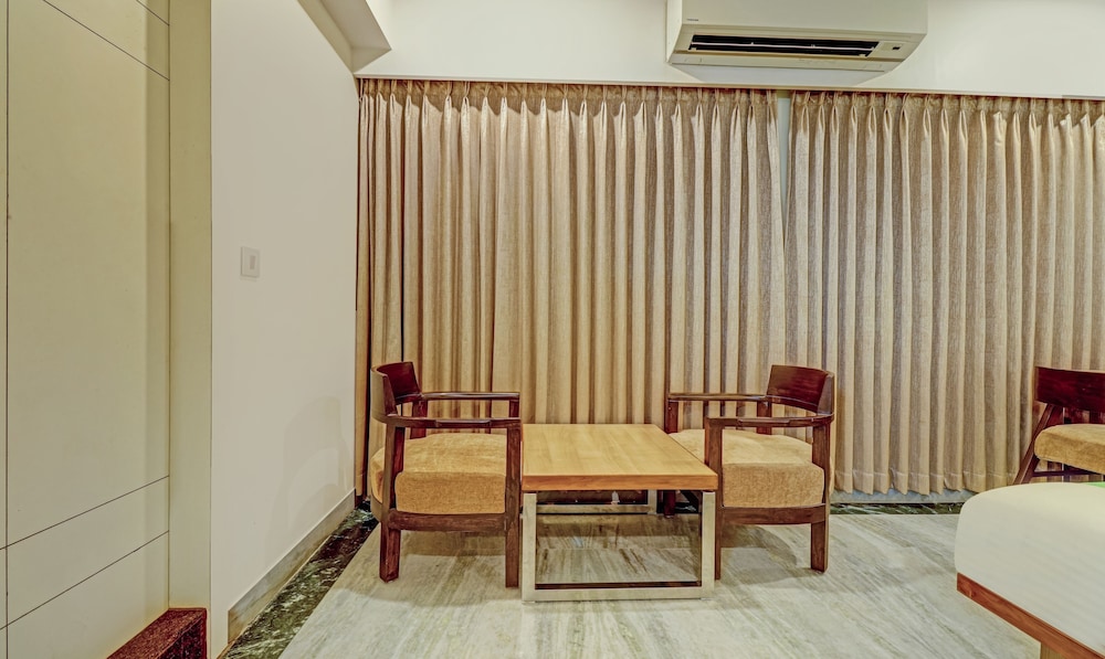 Deluxe Room - Photo 5