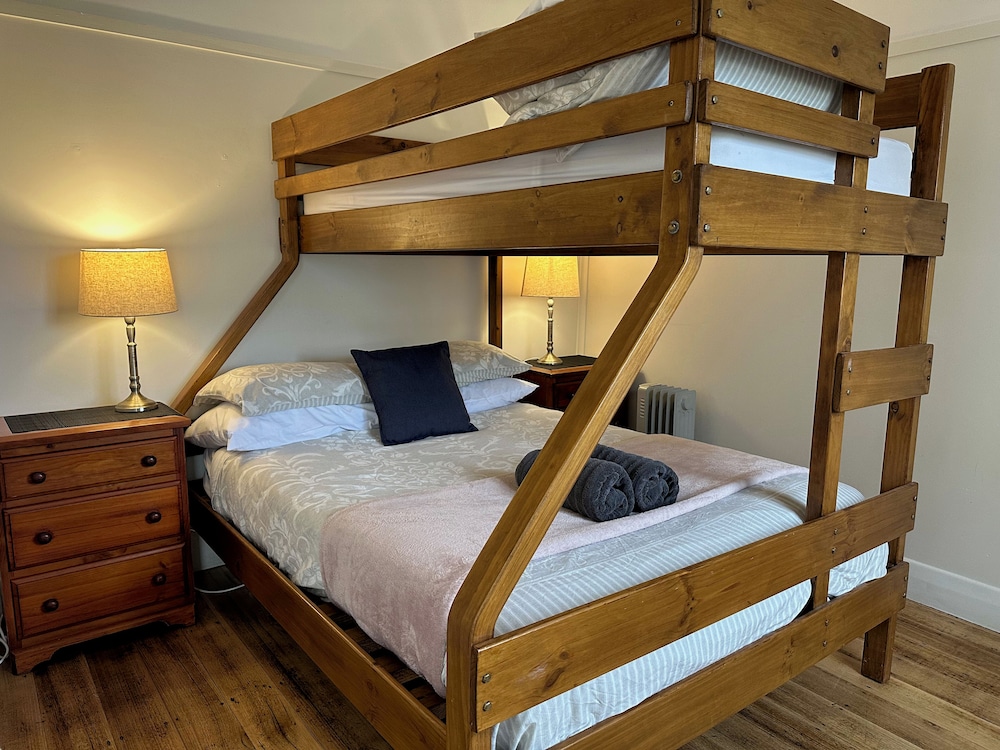 Seacroft Room 2, 1 Twin bed, 1 Twin bunk bed