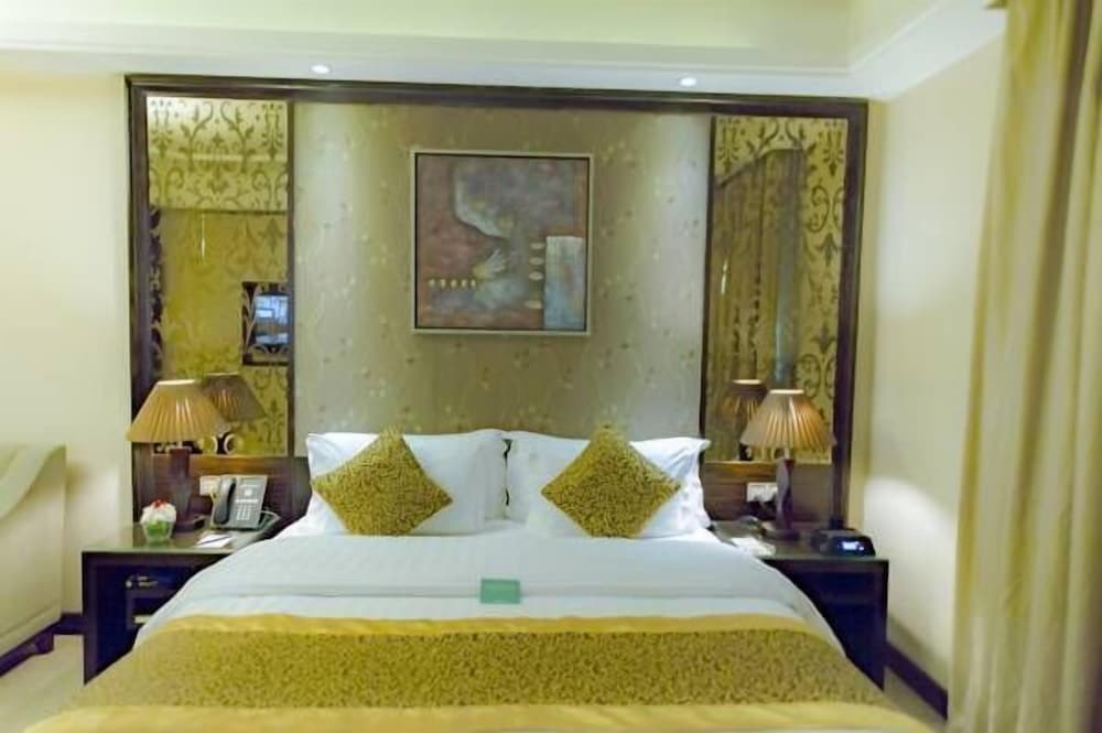Deluxe Room (With 1 Bathroom)