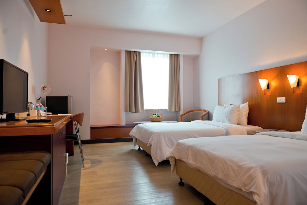 Deluxe Double or Twin Room photo 1