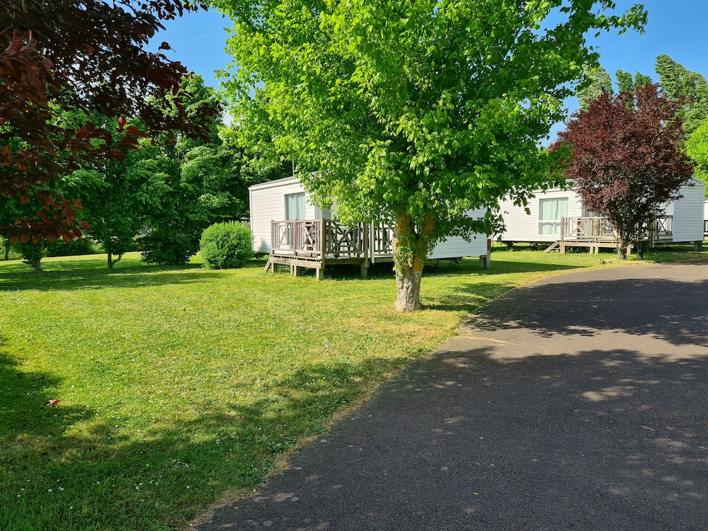 Comfort Mobile Home, 2 Bedrooms, Garden View photo 2