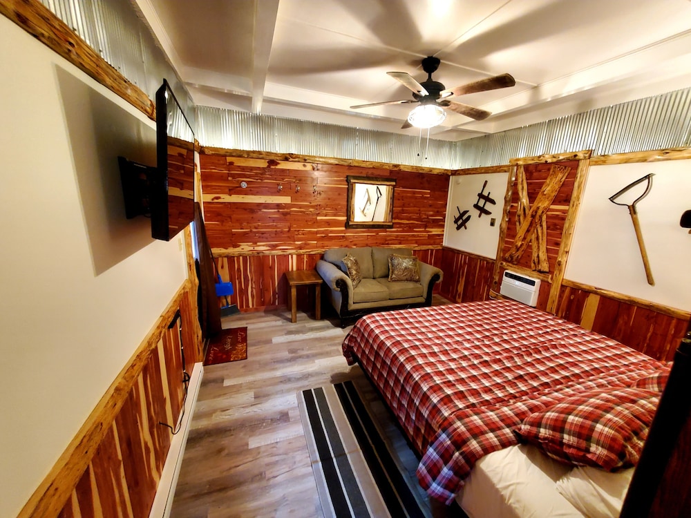Standard Room, 1 Bedroom, Non Smoking (205) photo 2