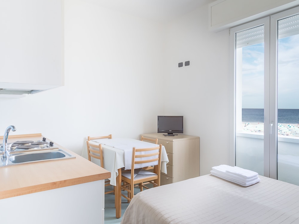 Studio (4 Adults)