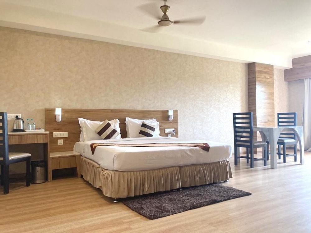 Executive Room - Photo 4