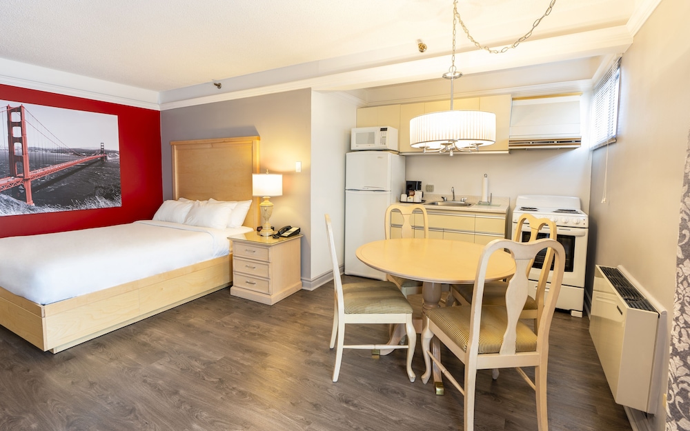 Traditional room, 1 Double Murphy bed and 1 Double Sofa-Bed with Kitchenette - Exterior View photo 2