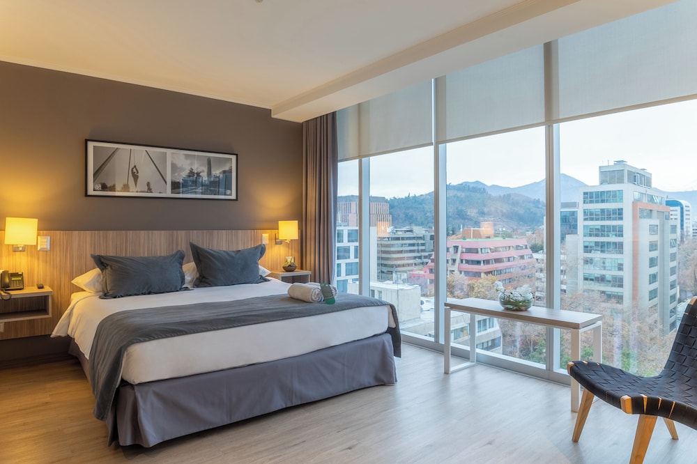 Superior Room, 1 King Bed photo 1