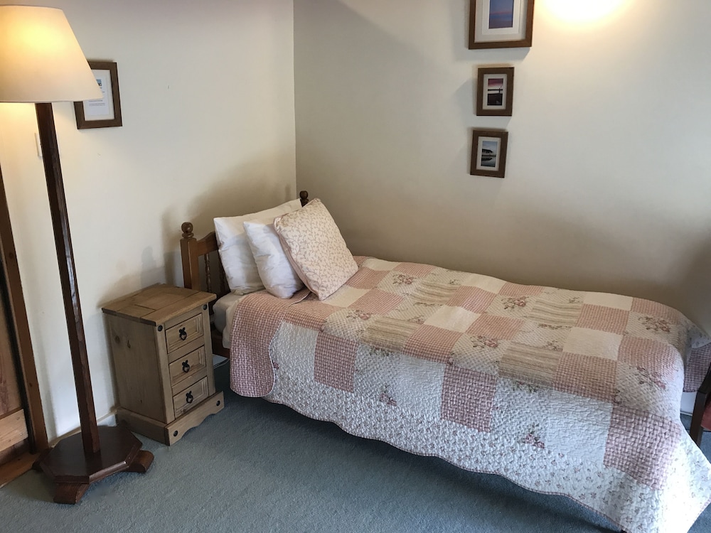 Triple Room, Ensuite (The Blythburgh Room) photo 2