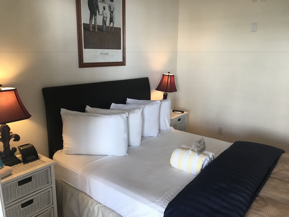 Economy Room, 1 Queen Bed (Room 22A)