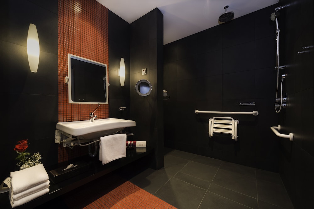 Standard Room, 1 King Bed, Accessible
