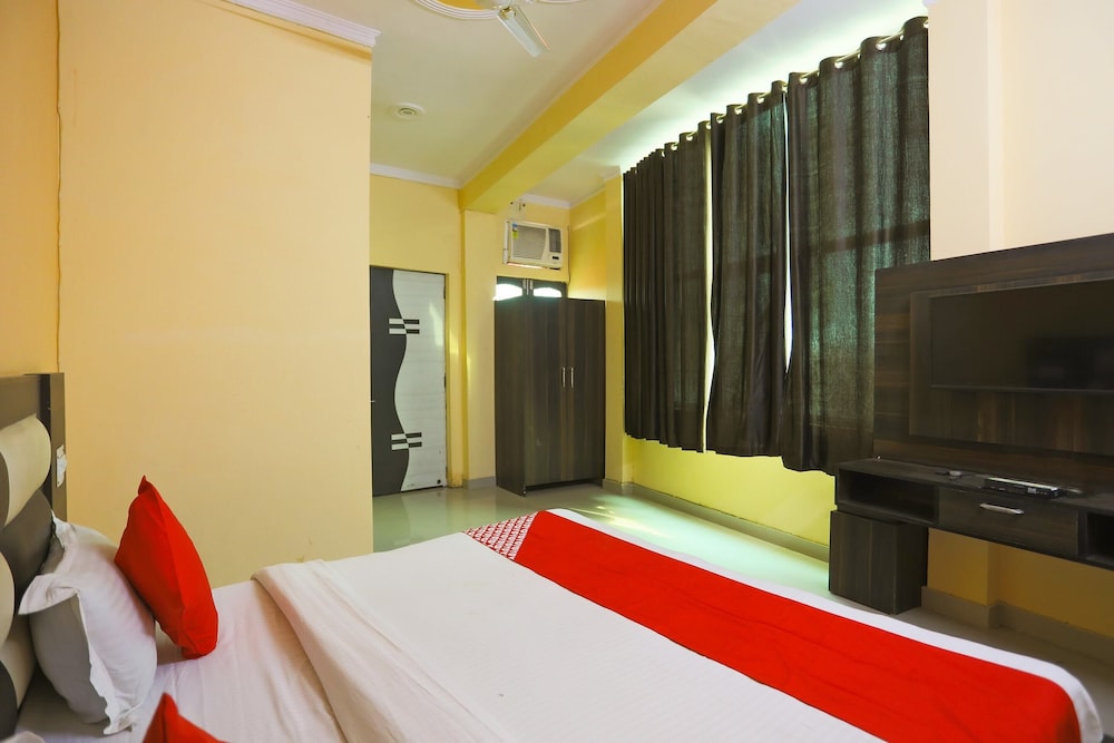 Suite, 1 King Bed photo 3