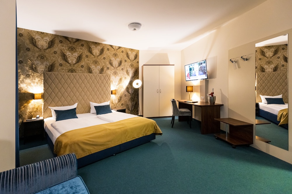 Standard Double or Twin Room - Photo 2