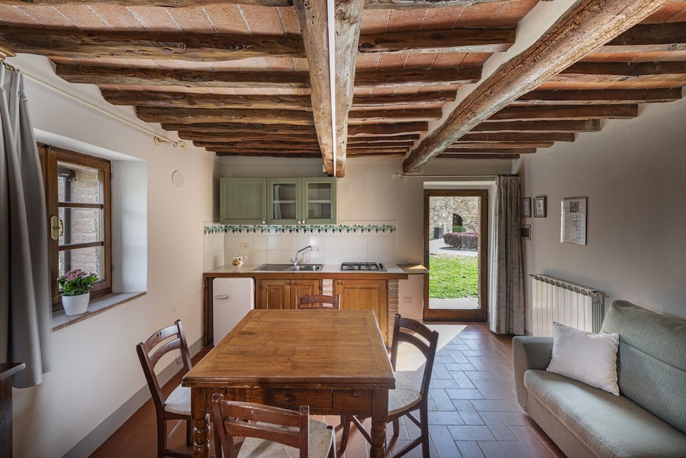 Classic Apartment, 1 Bedroom, Kitchen photo 3