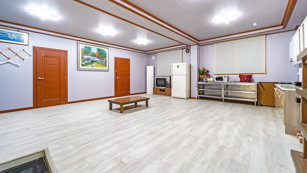 Basic Room, 2 Bedrooms (danchaesil(OceanView))