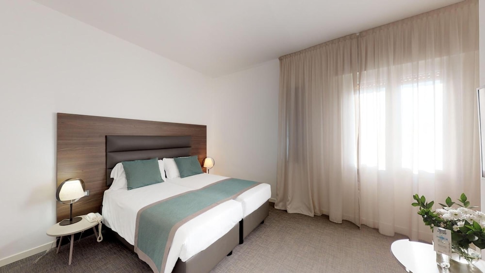 Basic Double or Twin Room photo 2