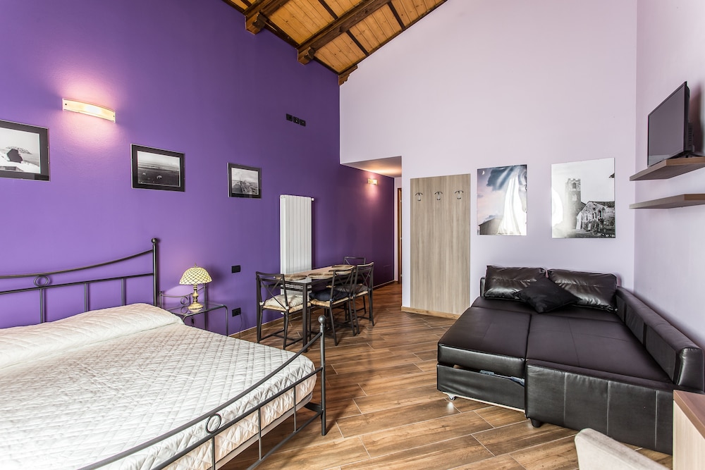 Family Room, Hill View (Porta del Girone)