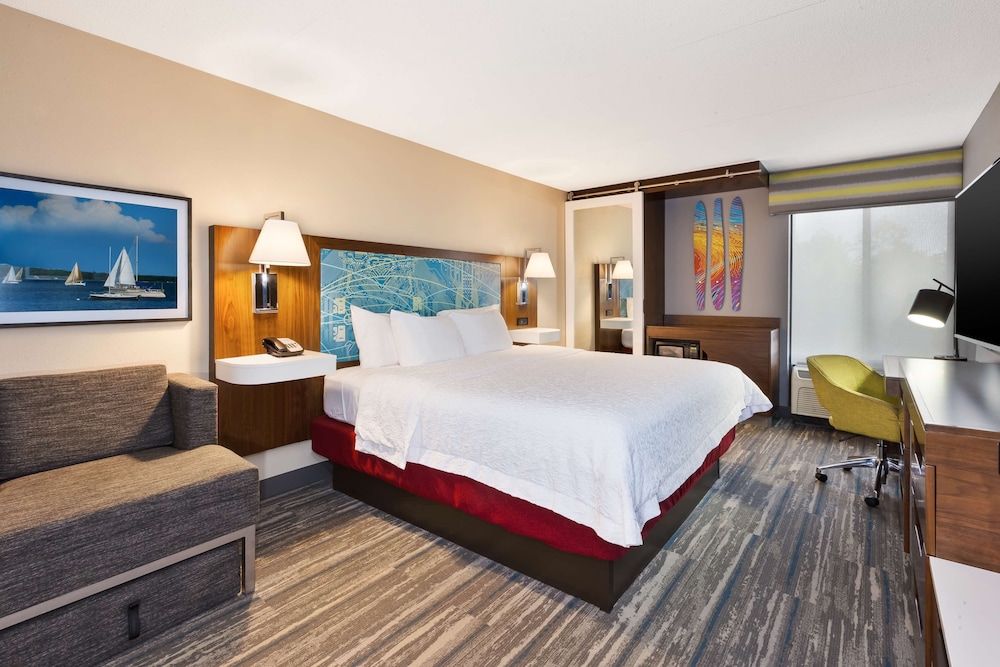 Room, 1 King Bed, Accessible - Photo 2