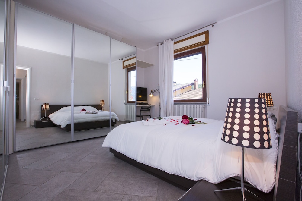 Family Apartment, Multiple Beds, 2 Bathrooms, Mountainside (Vista Su Perledo)