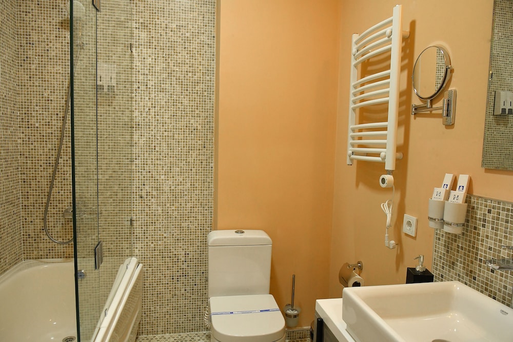 Standard Triple Room - Photo 9