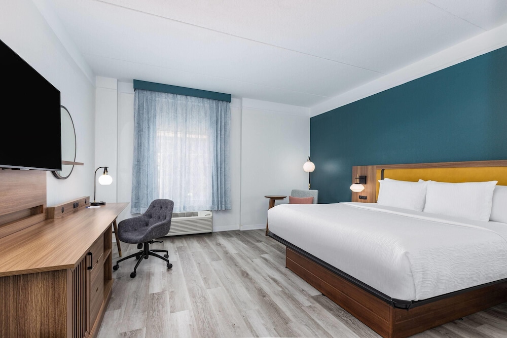 Villa, 1 King Bed, Balcony (oceanside)