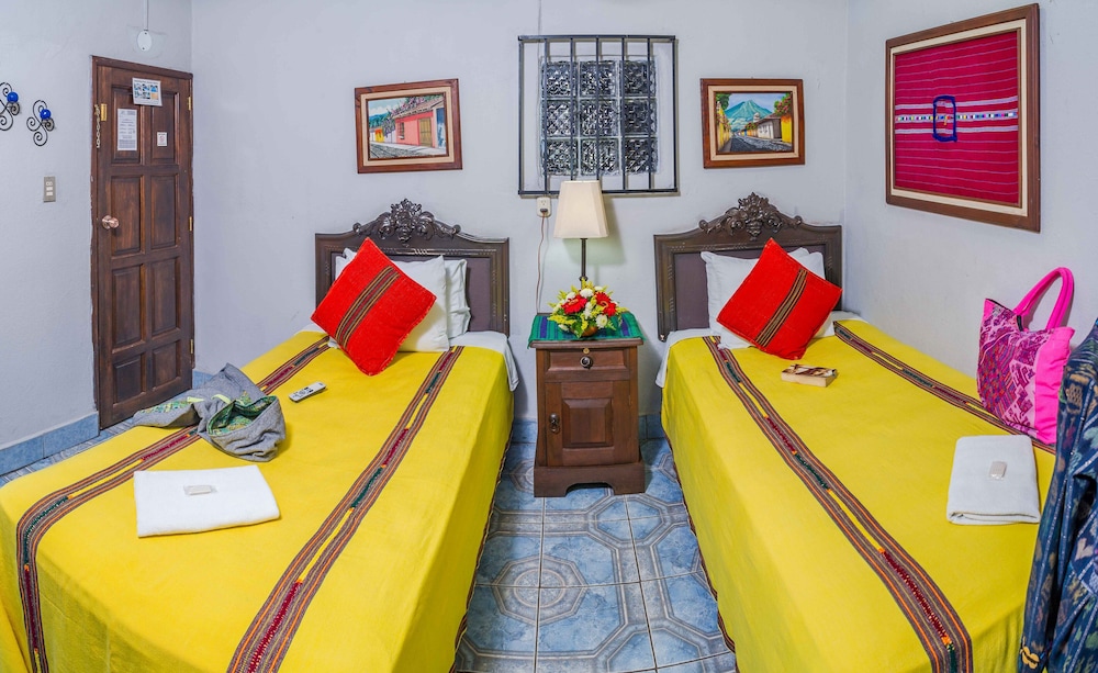 Standard Twin Room, 2 Twin Beds photo 3