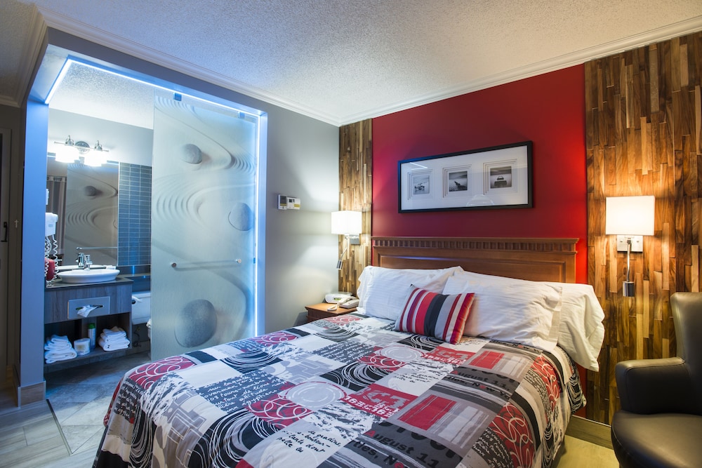 Loft, 1 Queen Bed photo 2