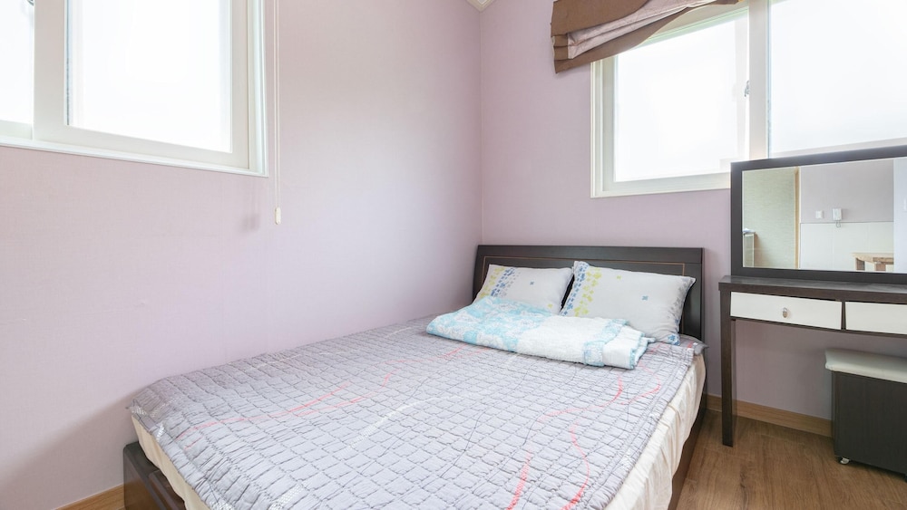 Basic Room, 1 Bedroom (Room 302) - Photo 8