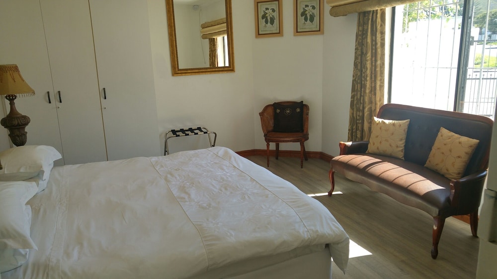 Court Yard Room - Photo 1