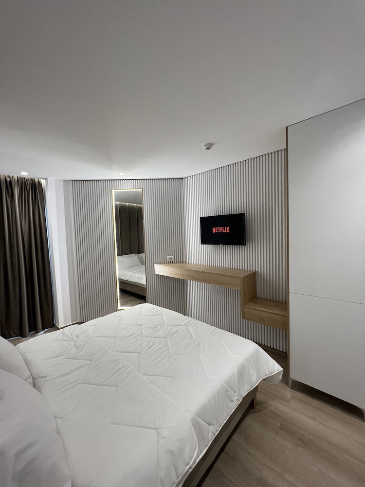 Deluxe Double Room, 1 Queen Bed, Non Smoking photo 3