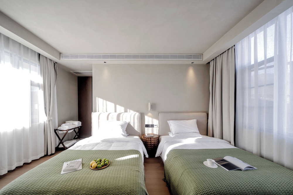 Economy Twin Room photo 2