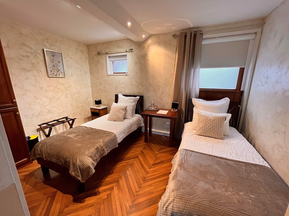 Twin Room (Alençon) photo 1