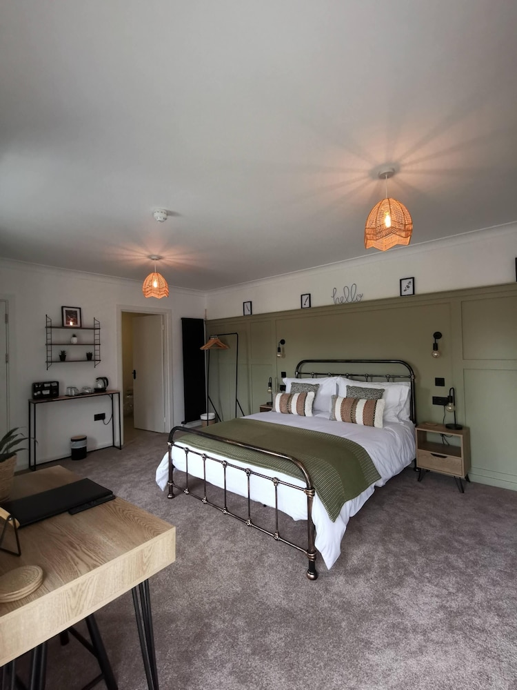 Family Room, 1 Bedroom photo 1