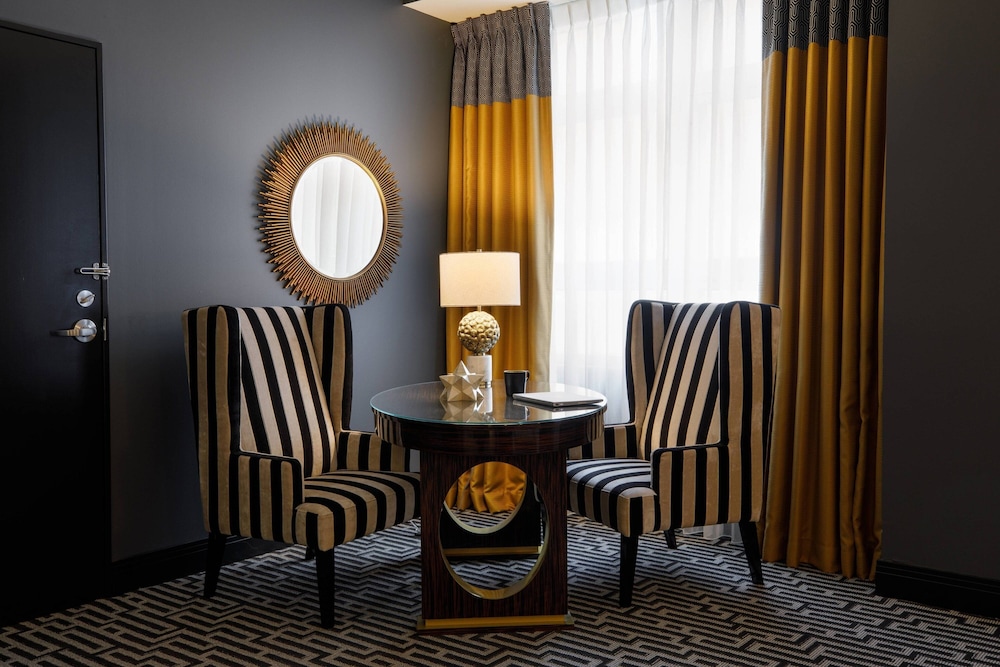Room, 2 Queen Beds - Photo 4