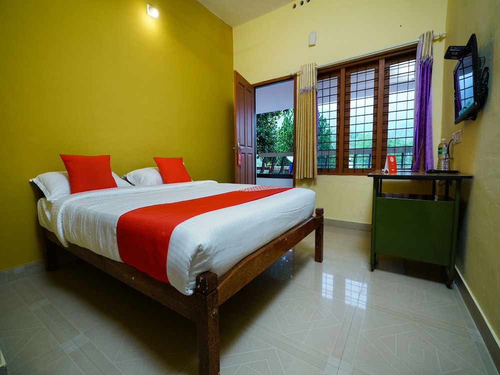 Suite, 1 King Bed photo 2