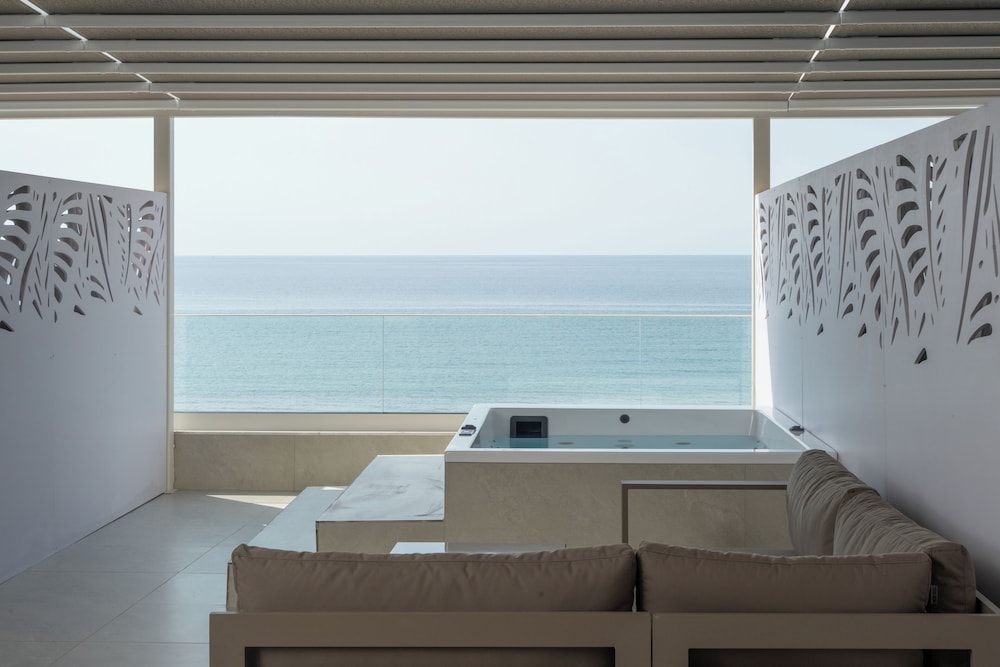 Deluxe Studio Suite