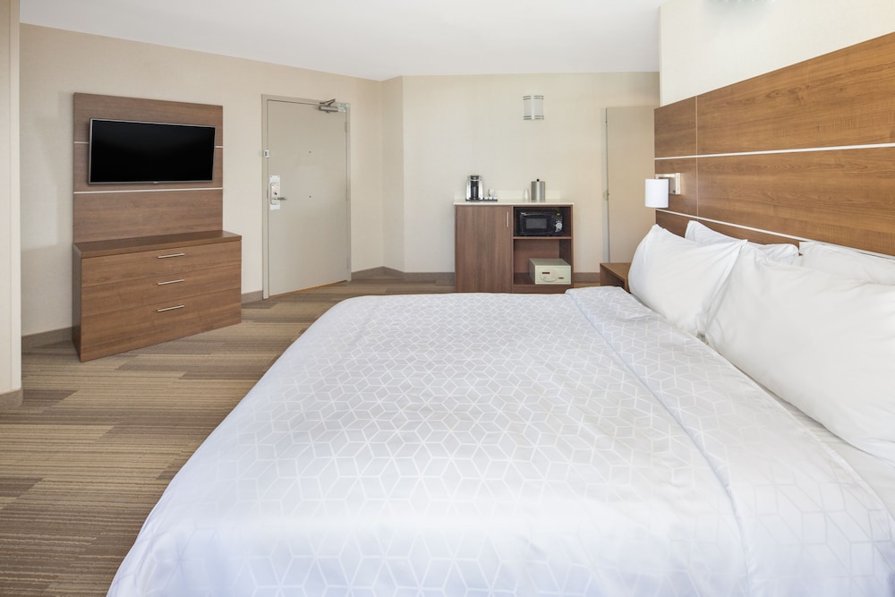 Available room