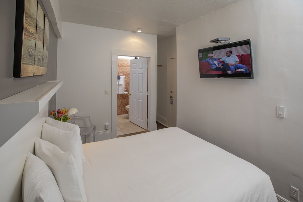 Standard Double Room, Ensuite - Photo 6