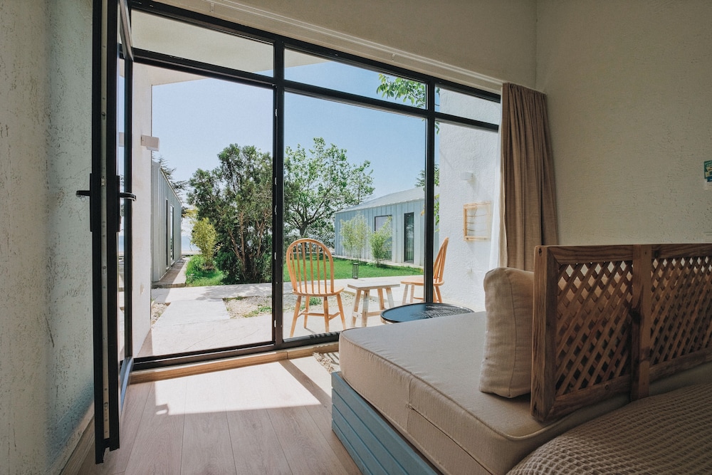 Junior Suite with Garden View - Photo 8