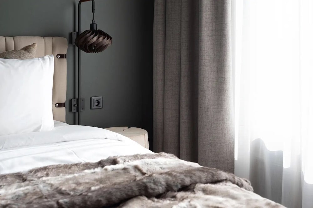 Premium Room, 1 King Bed photo 1
