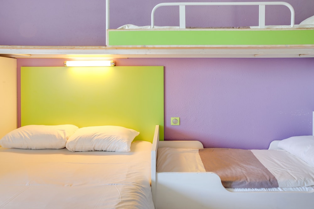 Family Quadruple Room, Multiple Beds photo 2
