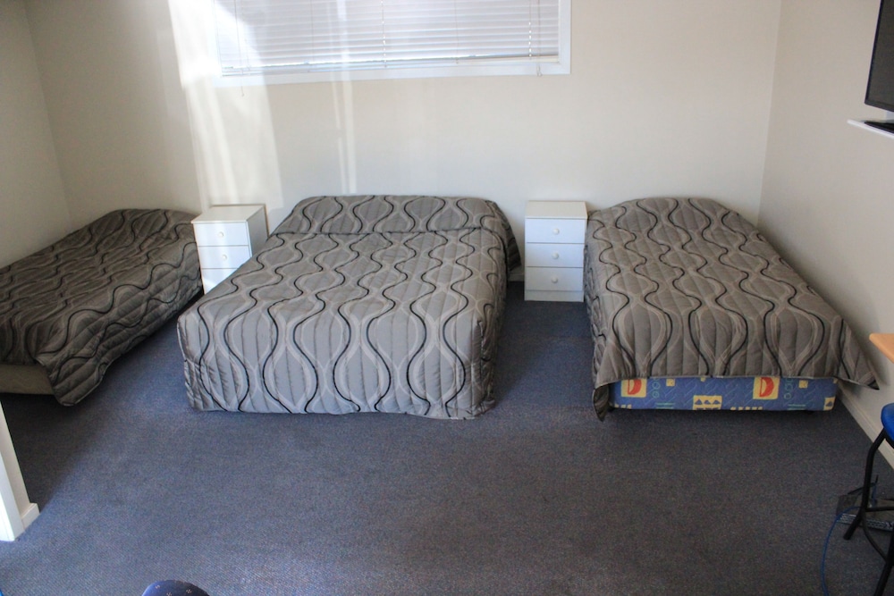 Deluxe Twin or Triple Room