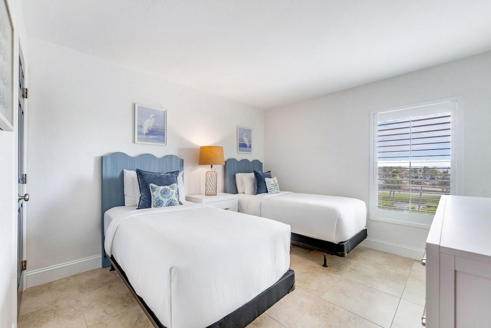 Three Bedroom Beach Villa Deluxe photo 3