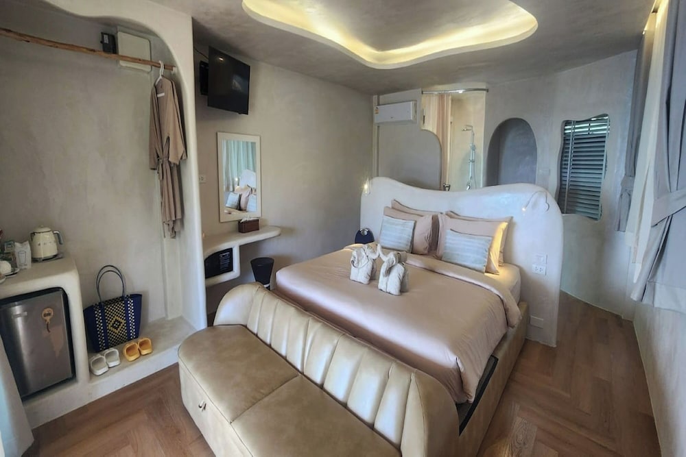 Family Rockside Villa with Plunge Pool and Seaview photo 1
