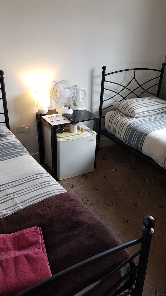 Twin Room, Ensuite photo 1