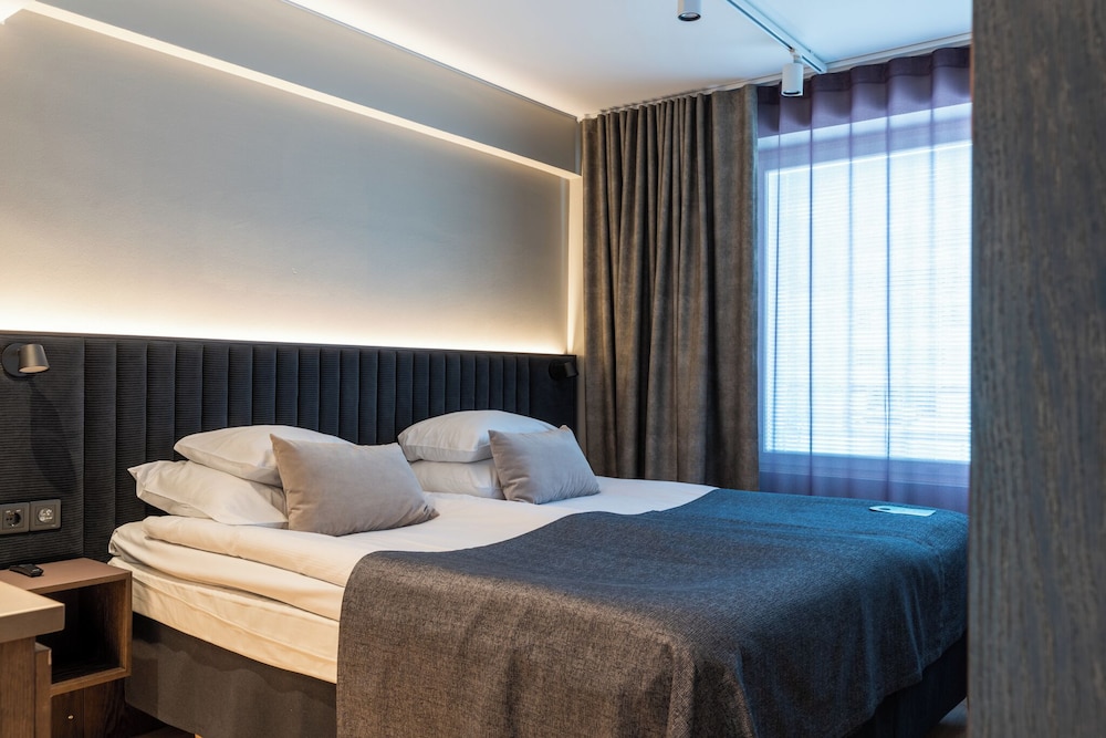 Superior Room, 1 Queen Bed photo 1