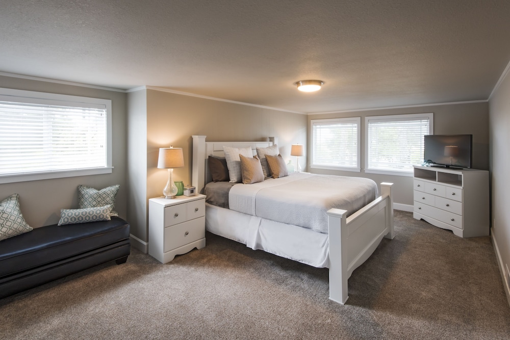 Deluxe Condo, 2 Bedrooms, Kitchen, Ocean View photo 3