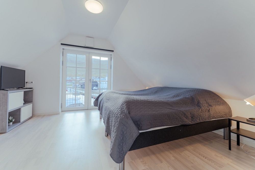 House, 2 Bedrooms, Oceanfront photo 3