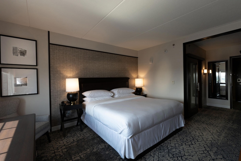 Deluxe Room, 1 King Bed