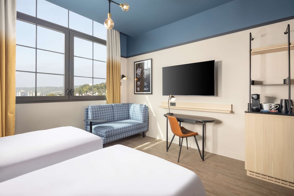 Deluxe Room, 2 Twin Beds, City View (Cathedral View) - Photo 4