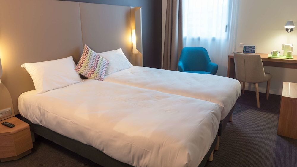 Standard Room, 2 Twin Beds - Photo 1