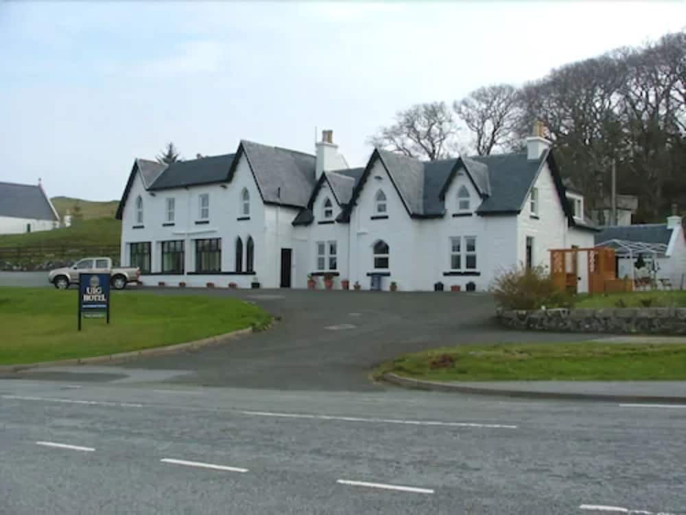 Twin Room, 2 Twin Beds, Bay View (In Uig Lodge) photo 3